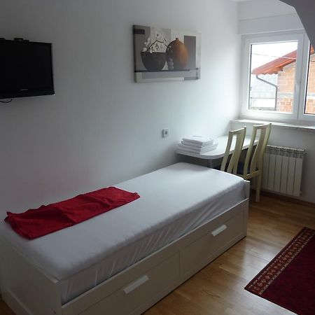 Rooms & Apartment Mira G. Postojna Kültér fotó