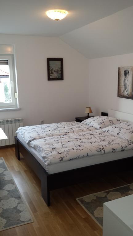 Rooms & Apartment Mira G. Postojna Szoba fotó