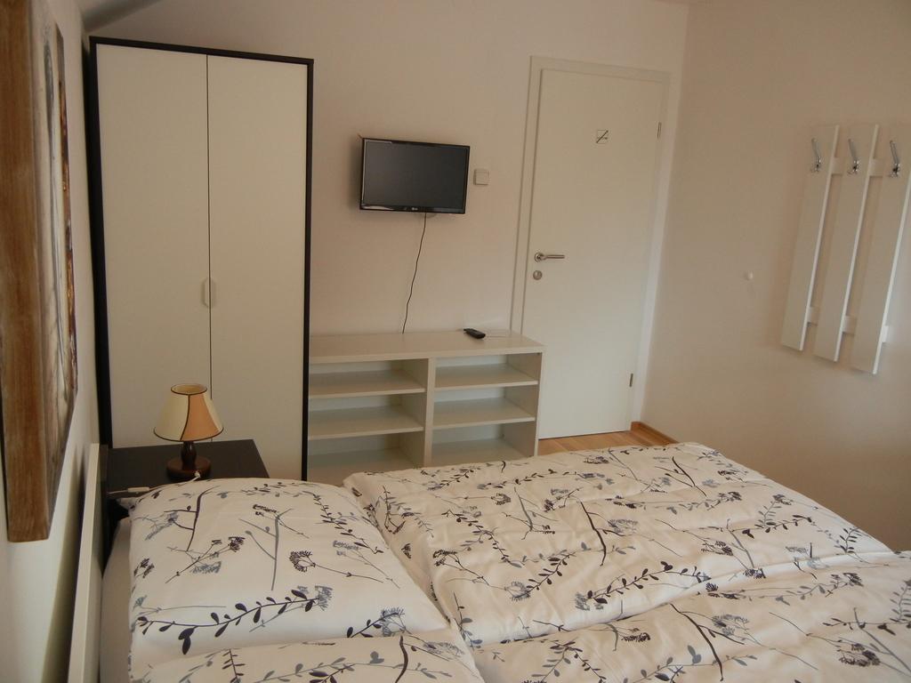 Rooms & Apartment Mira G. Postojna Kültér fotó