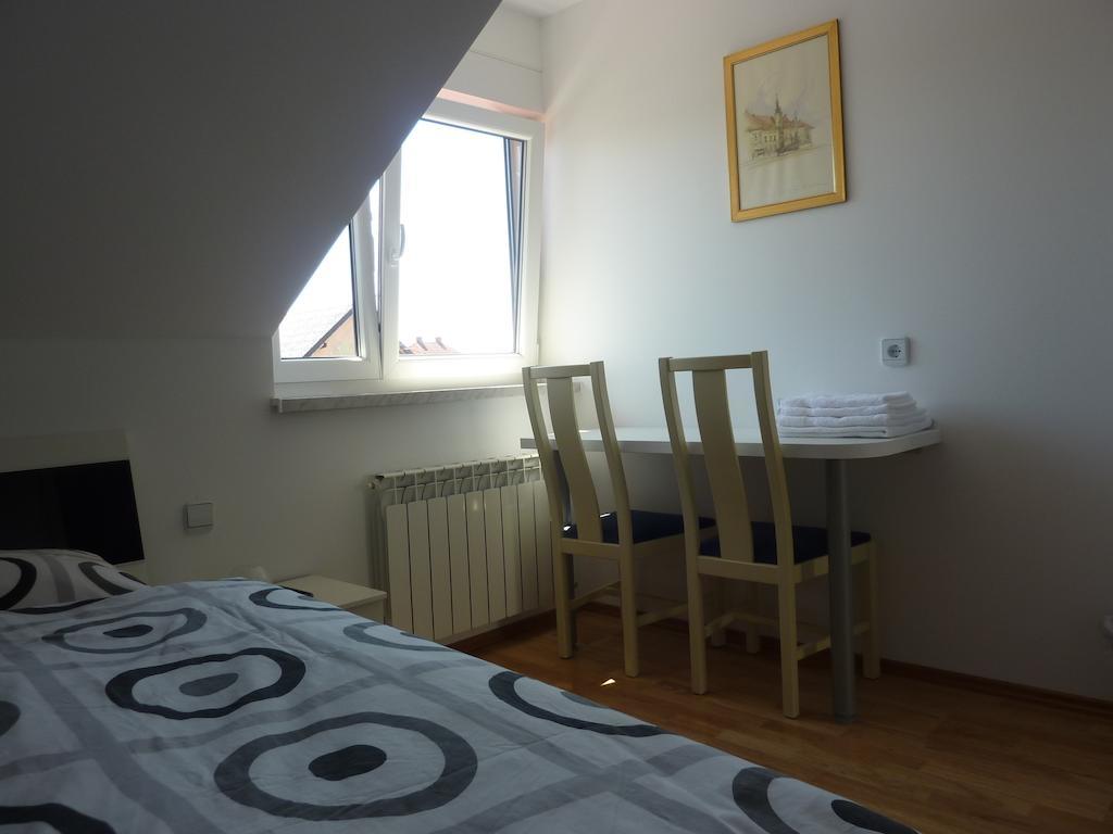 Rooms & Apartment Mira G. Postojna Kültér fotó